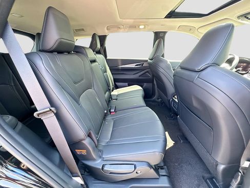 Used 2027 INFINITI QX60 Pure w/ Cargo Package FWD image 30