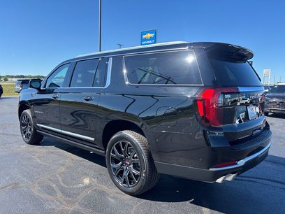 New 2026 GMC Yukon XL Denali w/ Sun & Power Step Package