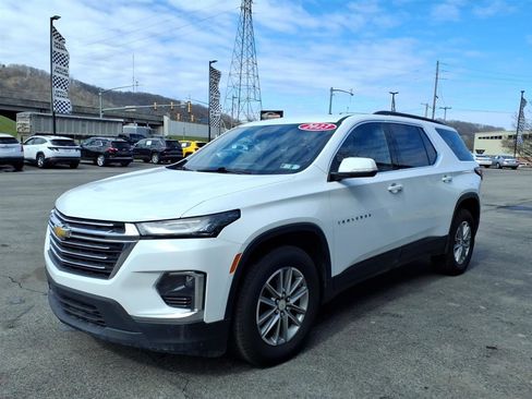 Used 2023 Chevrolet Traverse LT w/ LPO, Cargo Package image 4