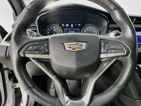 Used 2023 Cadillac XT6 Sport w/ Technology Package AWD/4WD image 12