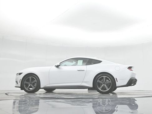 Used 2025 Ford Mustang Coupe RWD image 49