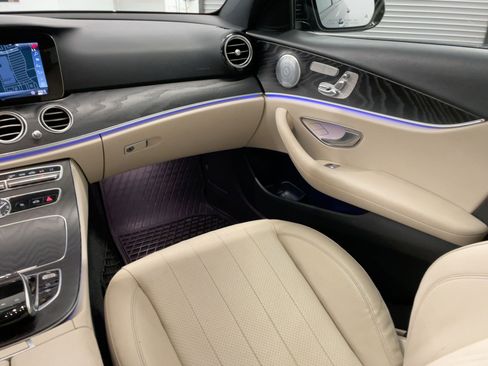 Used 2018 Mercedes-Benz E 300 4MATIC image 25