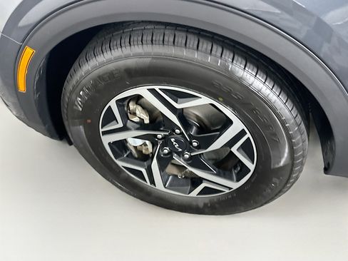 Used 2024 Kia Sportage LX image 11