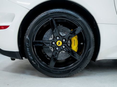Used 2016 Ferrari California T image 38