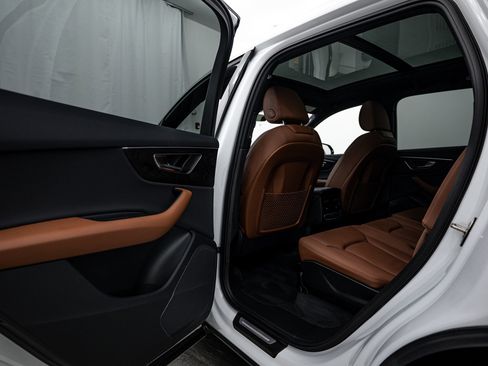 Used 2021 Audi Q7 3.0T Premium image 17