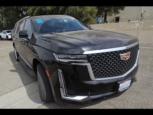 Used 2023 Cadillac Escalade ESV Luxury RWD image 2