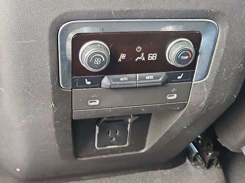 Certified 2021 Chevrolet Suburban Premier w/ Premium Package RWD image 29