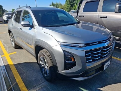 Used 2026 Chevrolet Equinox LT w/ Convenience Package II AWD/4WD image 2