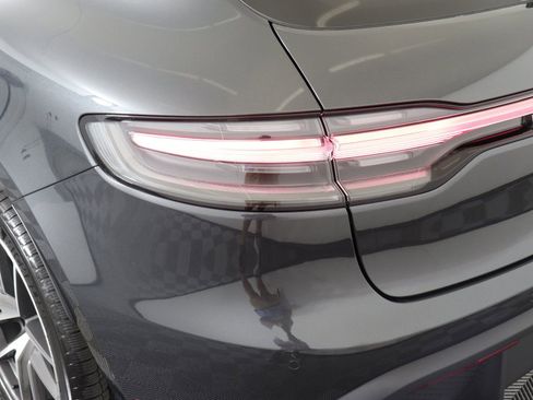 Used 2025 Porsche Macan image 14