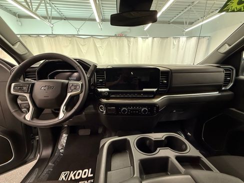 Used 2026 Chevrolet Silverado 1500 RST AWD/4WD image 17