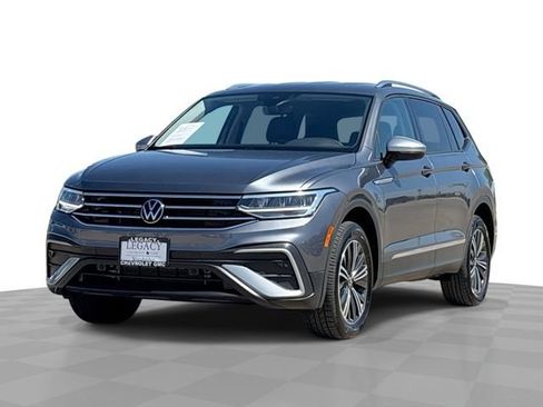 Used 2024 Volkswagen Tiguan Wolfsburg Edition image 1