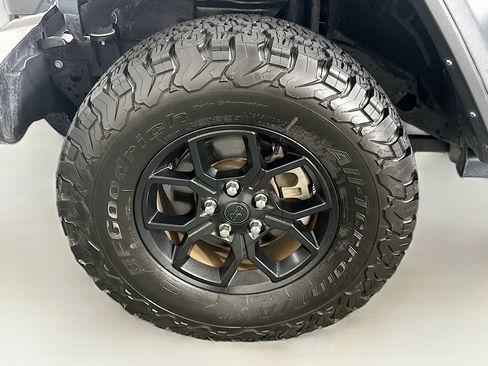 Used 2024 Jeep Wrangler Sport AWD/4WD image 11