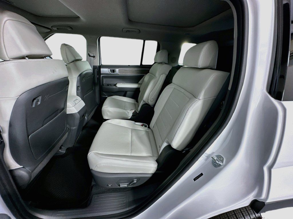 New 2027 Hyundai Santa Fe Limited AWD/4WD image 17
