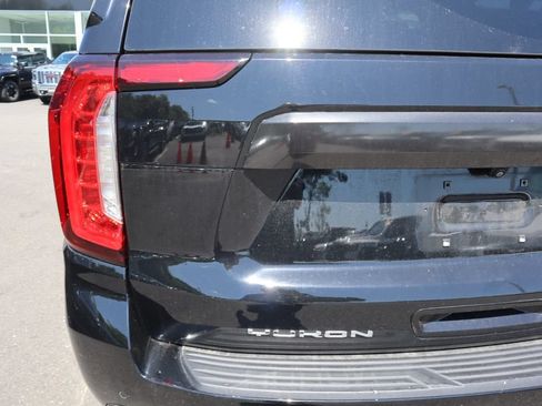 Used 2023 GMC Yukon XL Denali AWD/4WD image 28