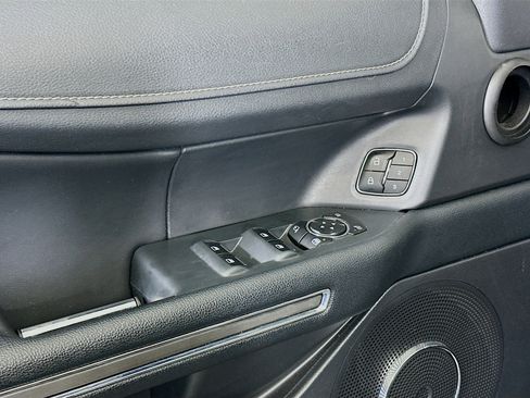 Used 2024 Ford Expedition Max XLT image 15