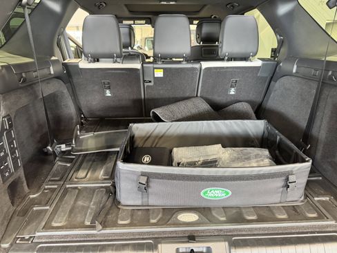 Used 2023 Land Rover Discovery S R-Dynamic image 35