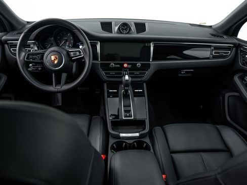 Certified 2026 Porsche Macan AWD/4WD image 12