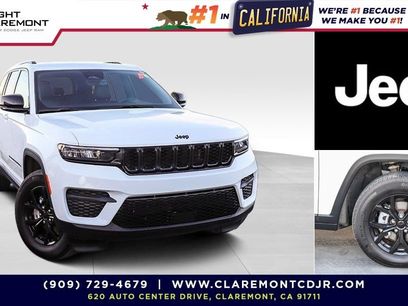 Used 2025 Jeep Grand Cherokee Altitude
