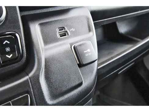 Used 2025 RAM ProMaster 2500 w/ Convenience Group FWD image 31