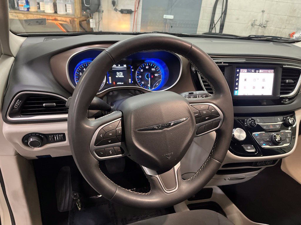 Used 2023 Chrysler Voyager LX FWD image 17
