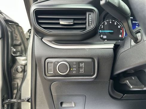 Used 2020 Ford Explorer XLT w/ Comfort Package image 19