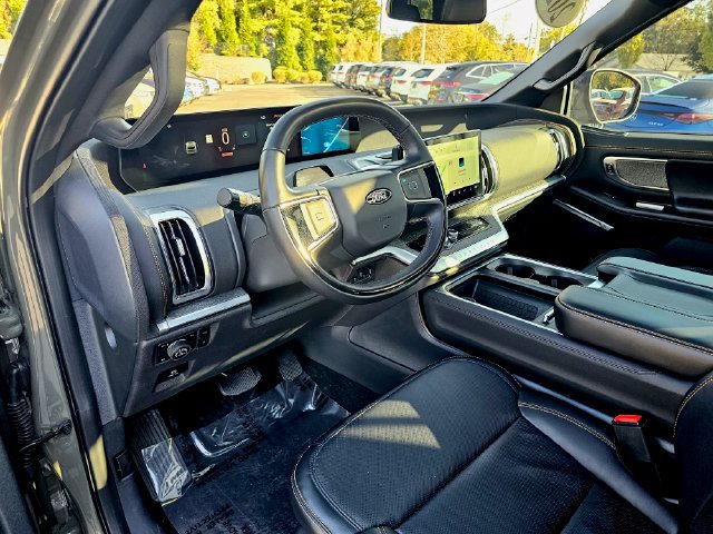 Used 2025 Ford Expedition Tremor AWD/4WD image 15