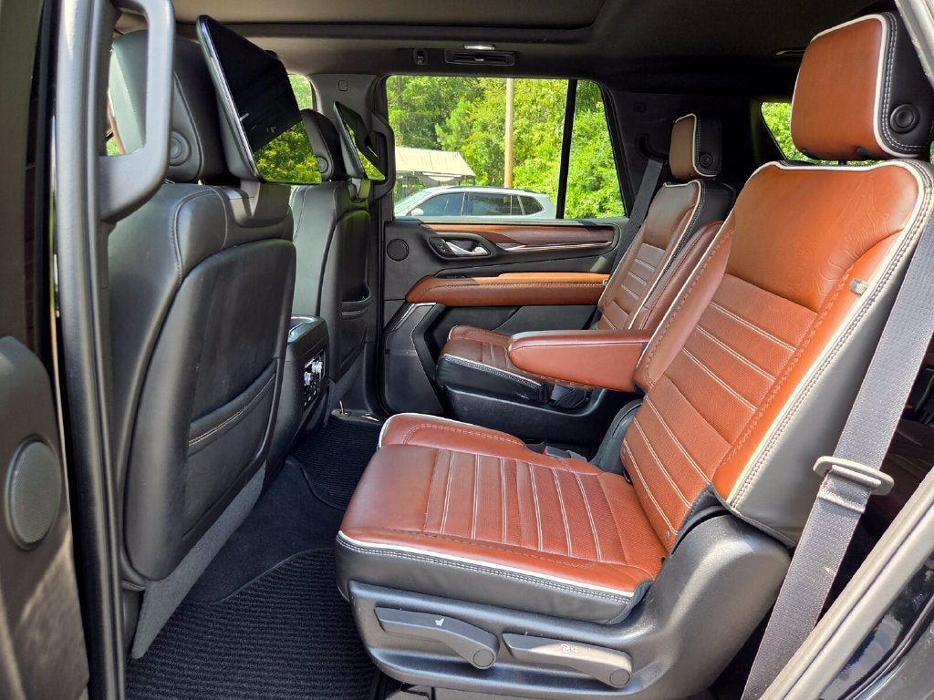 Used 2023 GMC Yukon Denali Ultimate AWD/4WD image 16