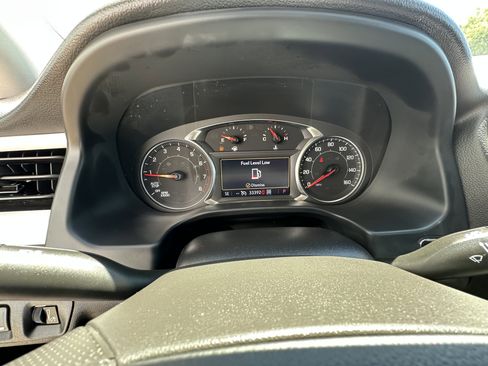 Used 2023 GMC Acadia SLE w/ Driver Convenience Package image 19