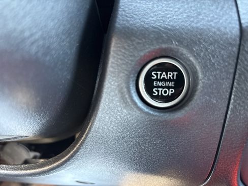 Used 2023 Nissan Frontier PRO-4X w/ Technology Package AWD/4WD image 24
