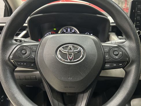 Used 2022 Toyota Corolla LE w/ LE Convenience Package FWD image 13