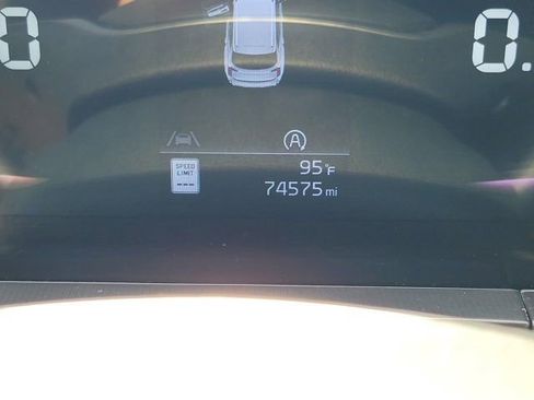 Used 2024 Kia Telluride S FWD image 28