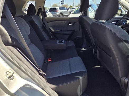 Used 2021 Nissan Rogue SV image 14