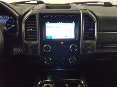 Used 2018 Ford Expedition XLT w/ Equipment Group 202A image 25