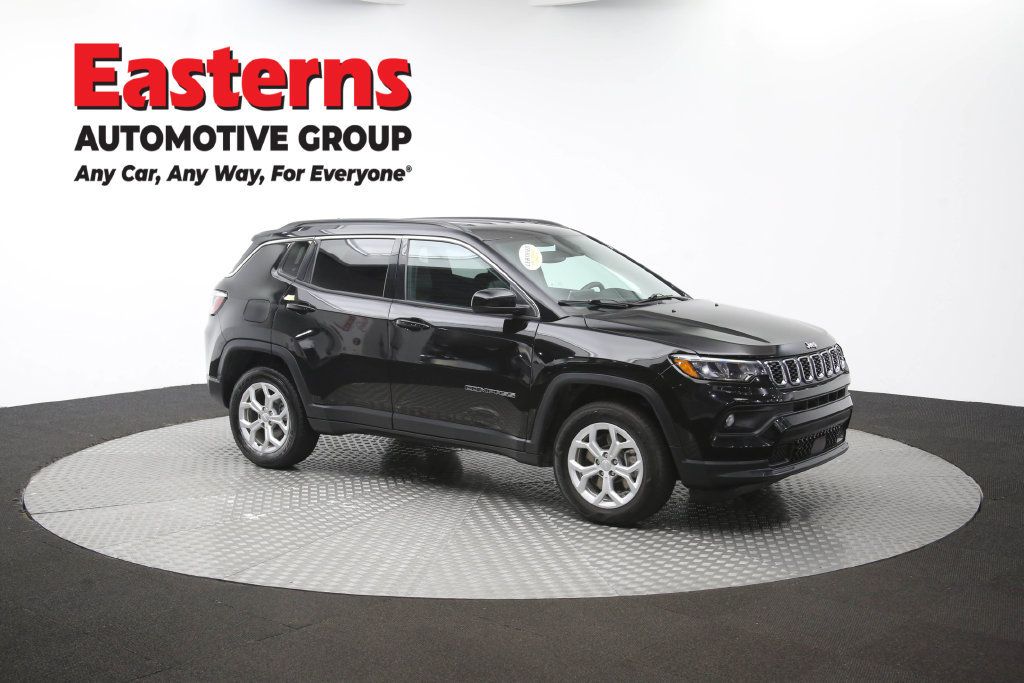 Used 2024 Jeep Compass Latitude AWD/4WD image 49