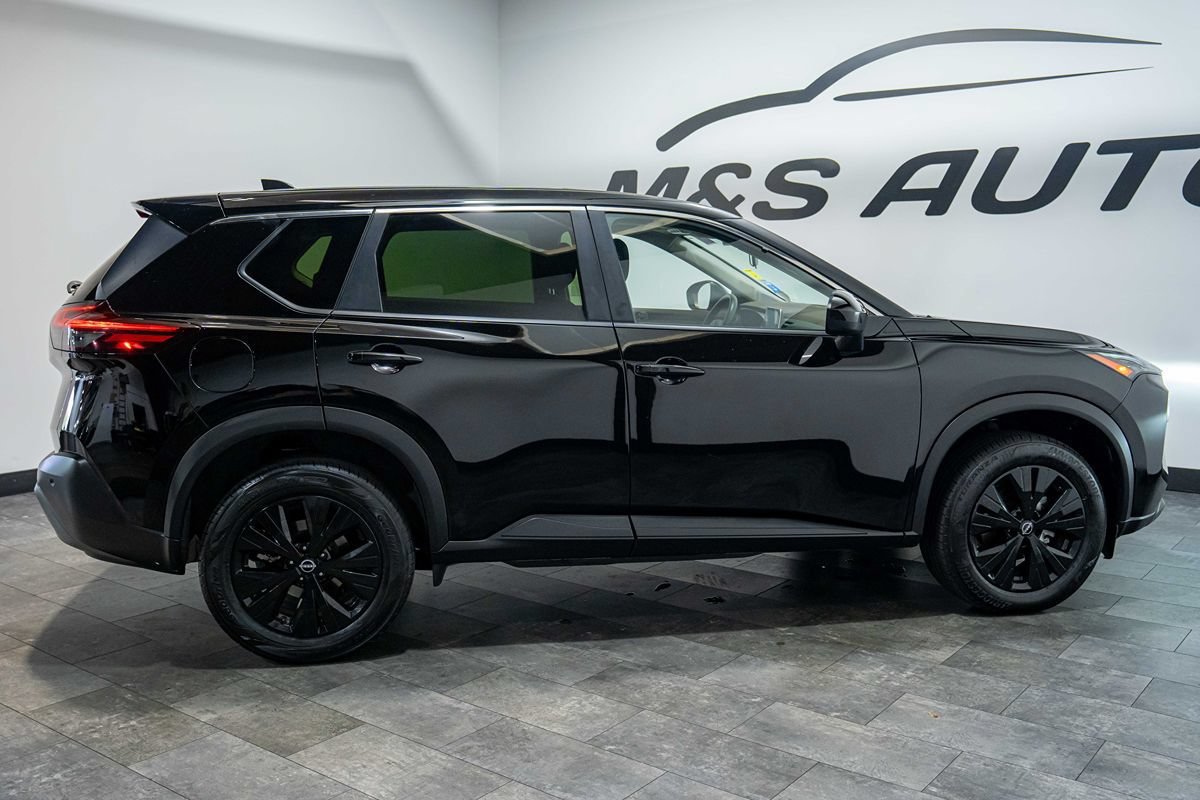 Used 2023 Nissan Rogue SV AWD/4WD image 2