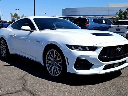 Used 2025 Ford Mustang GT Premium RWD image 2