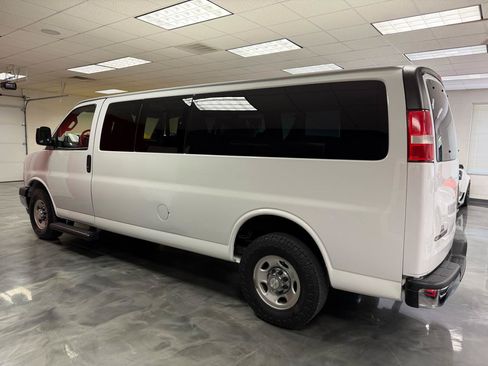 Used 2019 Chevrolet Express 3500 LT w/ LT Preferred Equipment Group RWD image 11