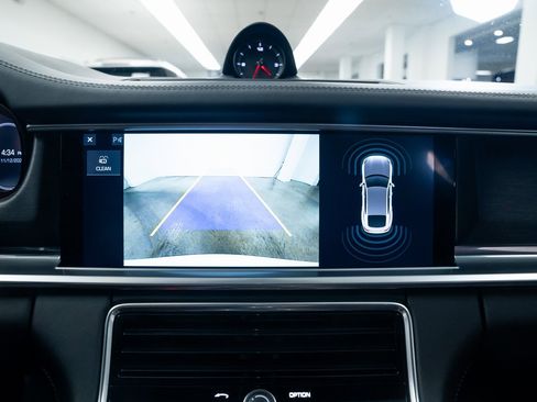 Used 2019 Porsche Panamera Turbo image 12