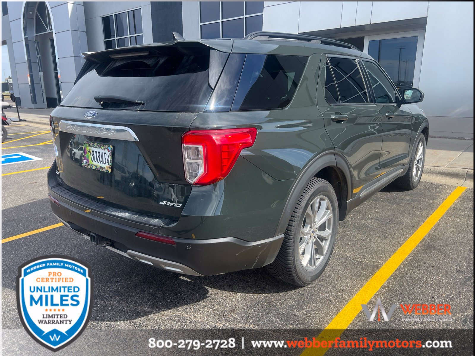 Used 2022 Ford Explorer XLT w/ Equipment Group 202A AWD/4WD image 3