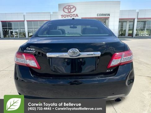 Used 2011 Toyota Camry XLE w/ XLE Extra-Value Pkg #2 FWD image 7