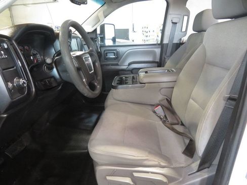 Used 2017 GMC Sierra 3500 2WD Crew Cab w/ Sierra Convenience Package image 18