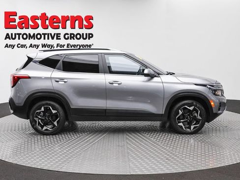 Used 2024 Kia Seltos EX AWD/4WD image 4