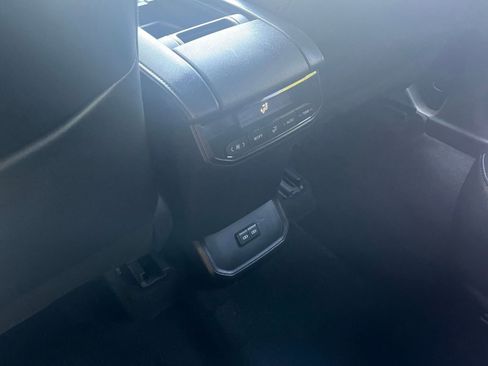 Used 2025 Toyota Highlander XSE AWD/4WD image 23