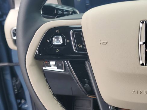 New 2026 Lincoln Corsair Premiere image 15