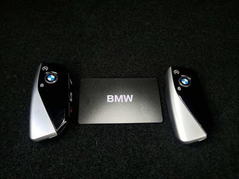 Used 2025 BMW i7 xDrive60 AWD/4WD image 84