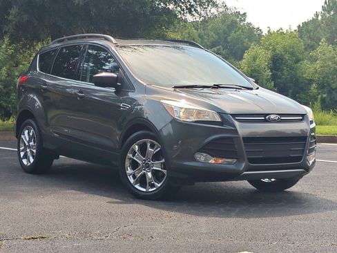 Used 2016 Ford Escape SE w/ SE Leather Comfort Package FWD image 1