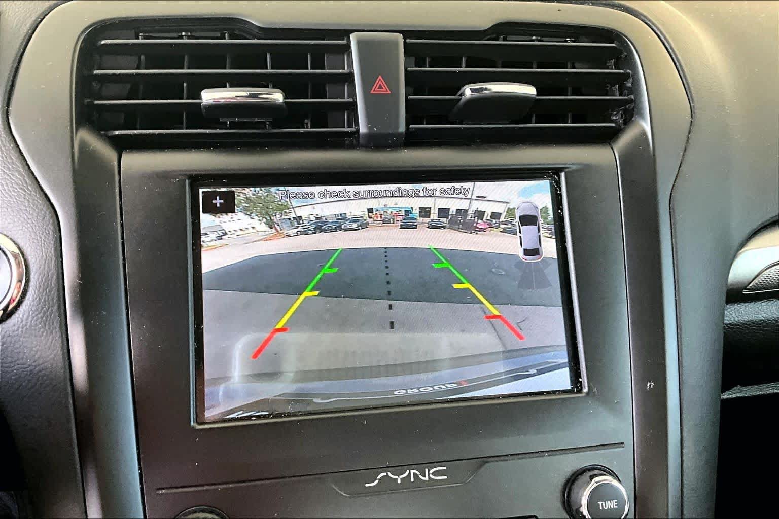 Used 2019 Ford Fusion SE w/ Equipment Group 151A FWD image 27