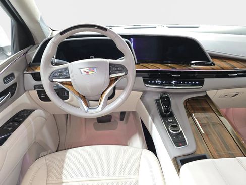 Used 2024 Cadillac Escalade Sport Platinum w/ LPO, ONYX Package AWD/4WD image 12