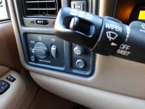 Used 2000 GMC Yukon SLT w/ SLT Marketing Opt Pkg AWD/4WD image 14