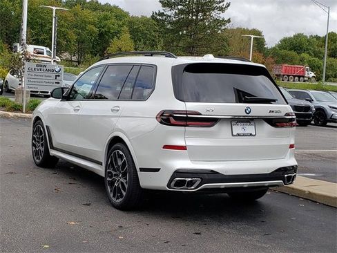 New 2026 BMW X7 M60i image 7
